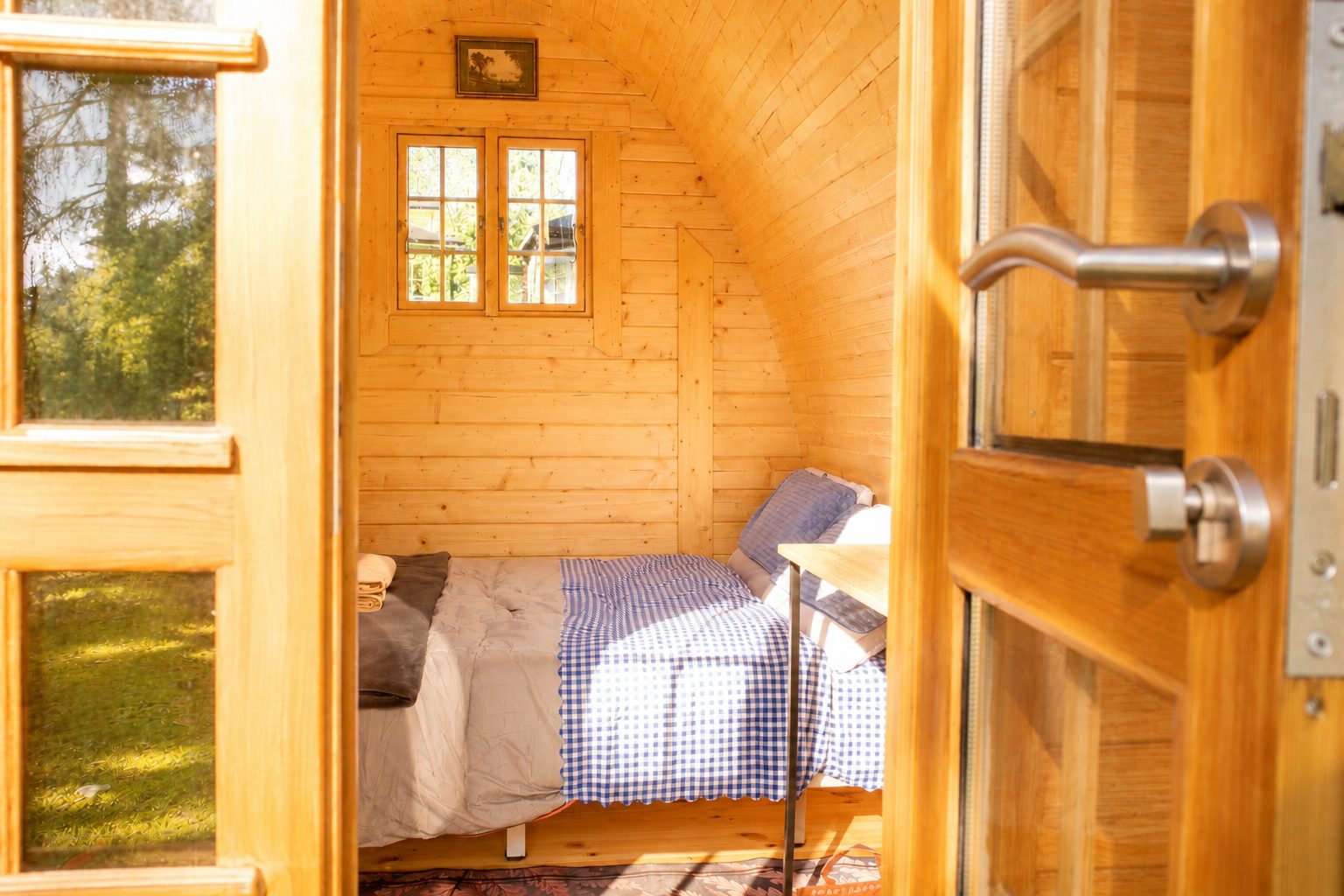 Classic Arch Boat with 1 Double Bed, photo 1