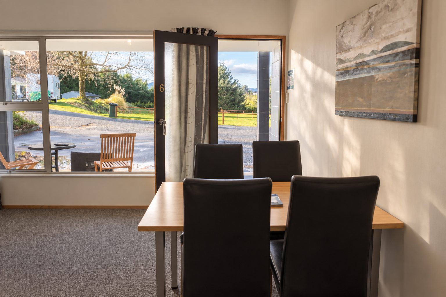 One-Bedroom Premium Apartment, photo 1