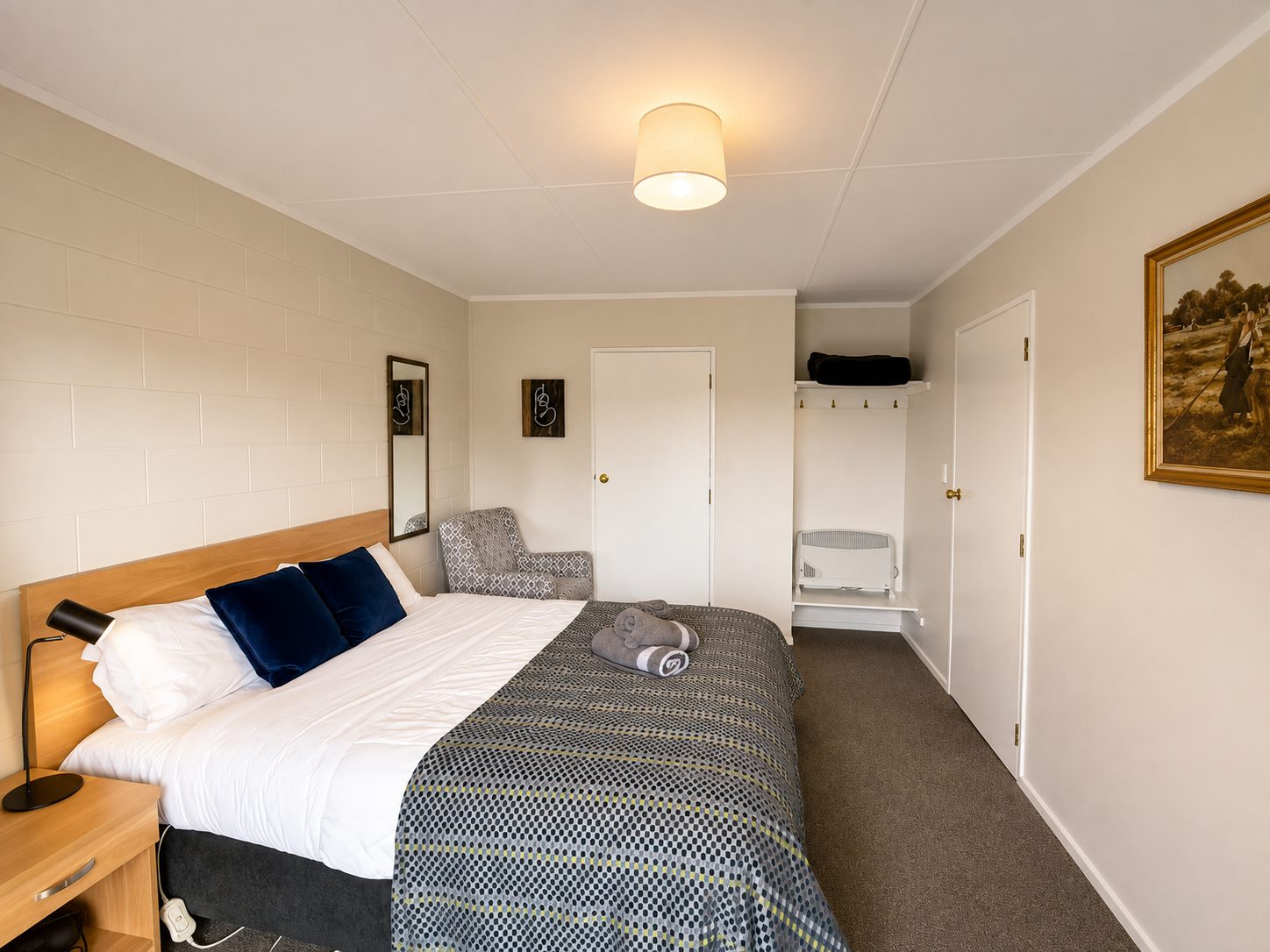 Queen Room with Ensuite, photo 2